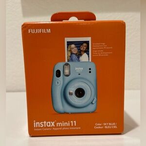 BRAND NEW Fujifilm Instax Mini 11 Sky Blue